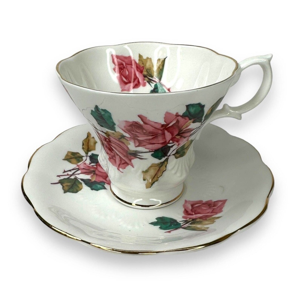 VTG ROYAL ALBERT SWEETHEART ROSES TEACUP & SAUCER BONE CHINA GOLD TRIM SEE DESCR